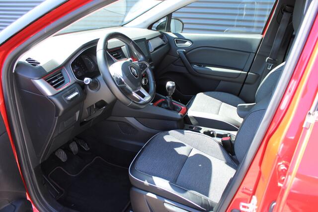 Renault CAPTUR 1.3 TCe 130 Intens Trekhaak Navigatie CarPlay Camera