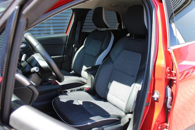 Renault CAPTUR 1.3 TCe 130 Intens Trekhaak Navigatie CarPlay Camera