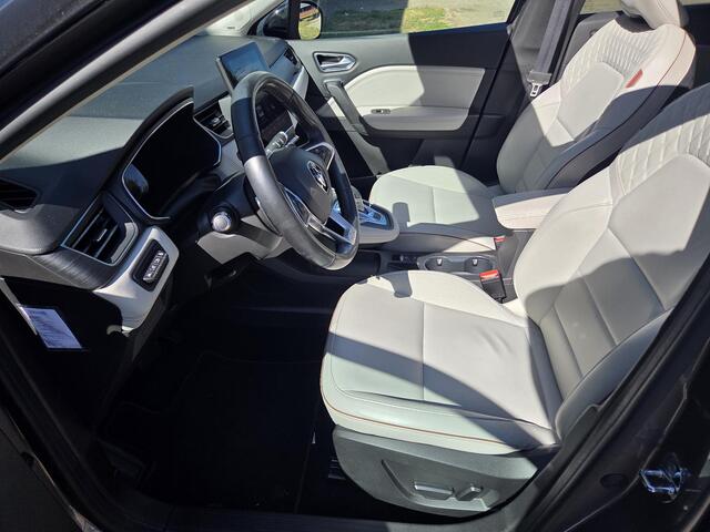 Renault CAPTUR 1.3 TCe 155 Initiale Paris / Wegklapbare Trekhaak / Schuif Kantel Dak / Dealer Onderhouden / Adaptieve Cruise Control / BOSE Audio / File Assistent / Stoel Stuur Verwarming /