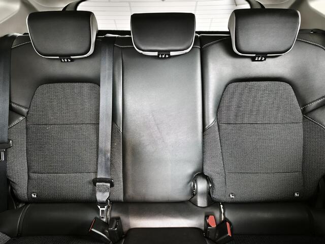 Renault CAPTUR 1.6 E-Tech Plug-in Hybrid 160 Intens | Camera | 9,3"navigatie | Climate control | 18"Lichtmetaal | Stoelverwarming |
