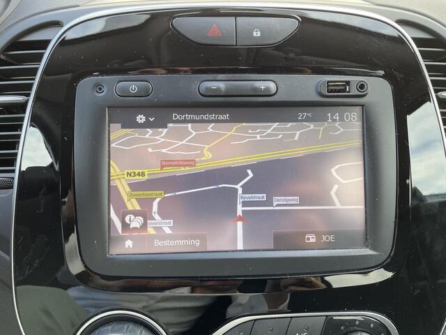 Renault CAPTUR 0.9 TCe Limited | Trekhaak | Stoelverwarming | Parkeersensoren achter | Climate Control | Keyless Entry & Start