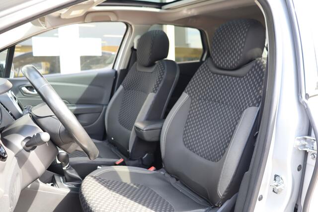 Renault CAPTUR 1.3 TCe Version S, Automaat, Climate, Cruise, Camera A, Dealer Onderhouden, PDC V+A, Pano, Navi, Prijs Is Rijklaar Inclusief 6 Maanden Garantie