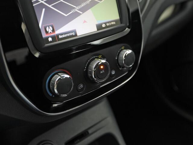 Renault CAPTUR 0.9 TCe Sport (NAVIGATIE, CAMERA, CRUISE, SPORTSTOELEN, GETINT GLAS, LM VELGEN, NIEUWSTAAT)