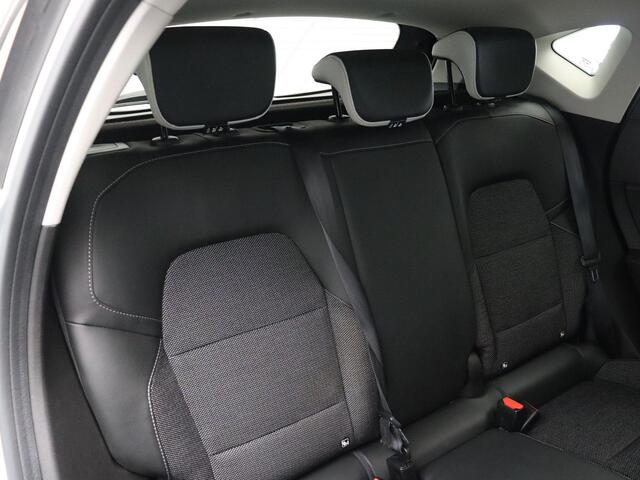 Renault CAPTUR 1.0 TCe 100 Intens | Cruise Control | Climate Control | Elektronische Handrem | Parkeersensoren Achter |