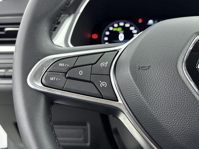 Renault CAPTUR 1.3 TCe 140Pk Intens | Navigatie | Stoelverwarming | Apple Carplay/Android Auto | Parkeersensoren Voor & Achter | Achteruitrijcamera | Climate Control | Cruise Control | Trekhaak | Keyless Entry | Lichtmetalen Velgen | Privacy Glass |