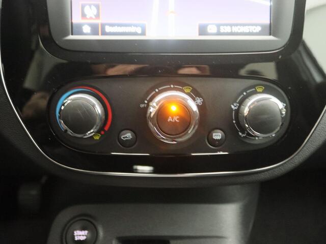 Renault CAPTUR TCe 90 Limited | MediaNav navigatiesysteem met Apple CarPlay & Android Auto | Airco | Lichtmetalen velgen | Privacy Glass | Parkeersensoren achter | Two-tone metaalkleur |