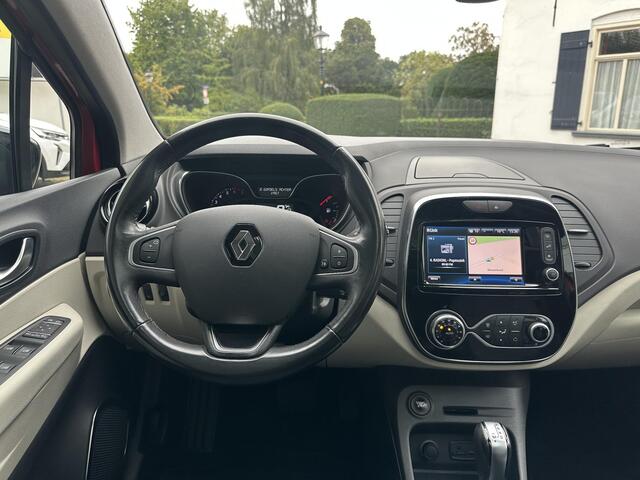 Renault CAPTUR 1.3 TCe 150 EDC Intens | Easy Life Pack | Voorstoelen verwarmd | Pack Premium | Armsteun | Panoramadak | Trekhaak | Premium kleur Rouge Flamme | Camera achter | Parkeersensoren voor + achter | Lage kilometerstand |