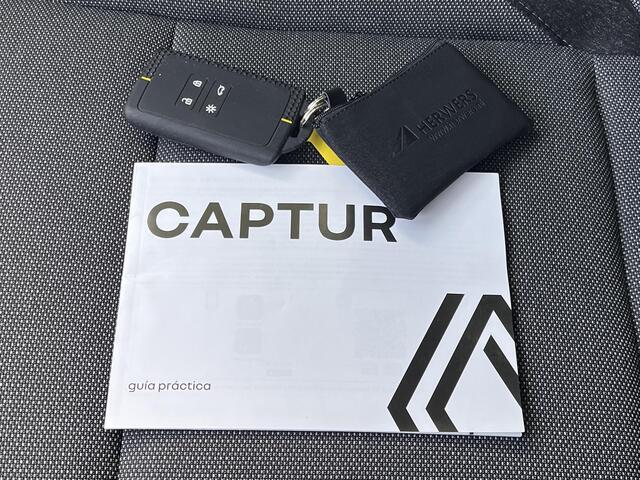 Renault CAPTUR 1.8 E-Tech full hybrid 160 techno / Fabrieksgarantie tot 03-2029 / Pack Winter / Stuur- en stoelverwarming / Navigatie groot scherm / Camera / Climate Control / 18" LM wielen /