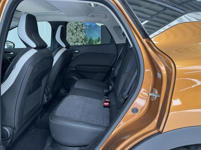 Renault CAPTUR 1.3 TCe 140 Intens | Automaat | Trekhaak | Panoramadak | Navigatie |