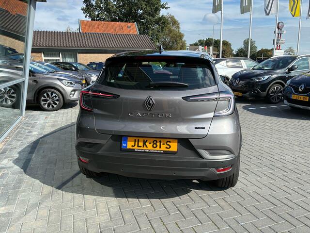 Renault CAPTUR 1.8 E-Tech full hybrid 160 Evolution Parkeersensoren voor en achter | 10 inch Multimediascherm