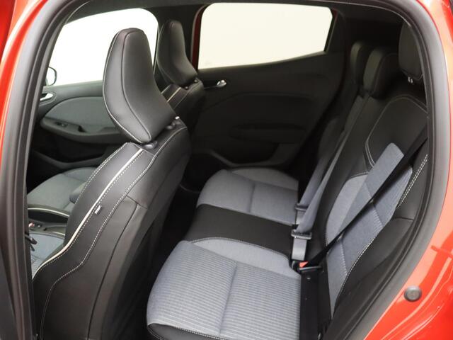Renault CLIO 1.6 E-Tech Full Hybrid 145 Techno | Pack City Premium | Pack Driving & Safety | Pack Look 17 "| Demo |