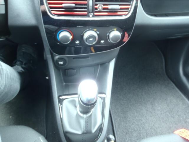 Renault CLIO 0.9 TCE LIMITED