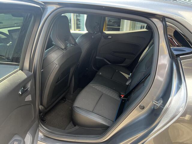 Renault CLIO 1.0 TCe 90 GPF esprit Alpine , NL-Auto, Navigatie groot, Cruise adaptief, Dodehoek detectie, Lichtmetaal 17'', LED, Climate Control, Achteruitrijcamera, Key-less, DAB, Parkeersensoren