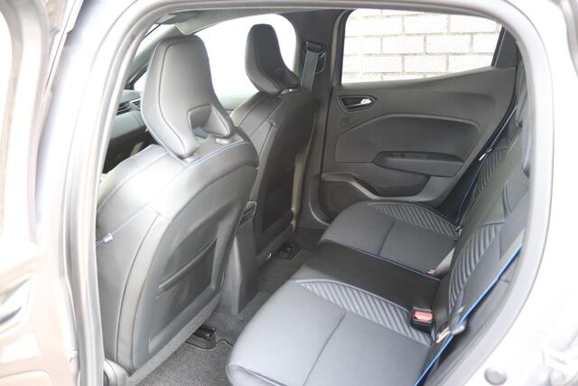 Renault CLIO 1.0 TCe 90 GPF esprit Alpine | Apple Carplay/Android Auto | Achteruitrijcamera | Climate Control | Elektrische ramen V+A |