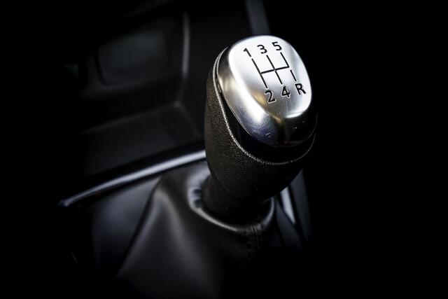 Renault CLIO Estate 0.9 TCe Zen Estate RIJKLAAR INCL:GARANTIE. Full Map Navi I Bluetooth I Stuurwiel multifunctioneel