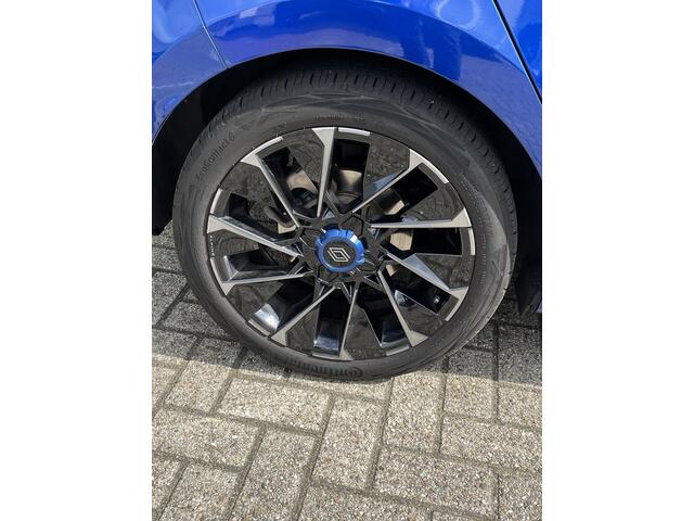 Renault CLIO 1.6 E-Tech Full Hybrid 145 esprit Alpine / PACK PREMIUM SOUND BOSE / PACK CITY PREMIUM / PACK WINTER /