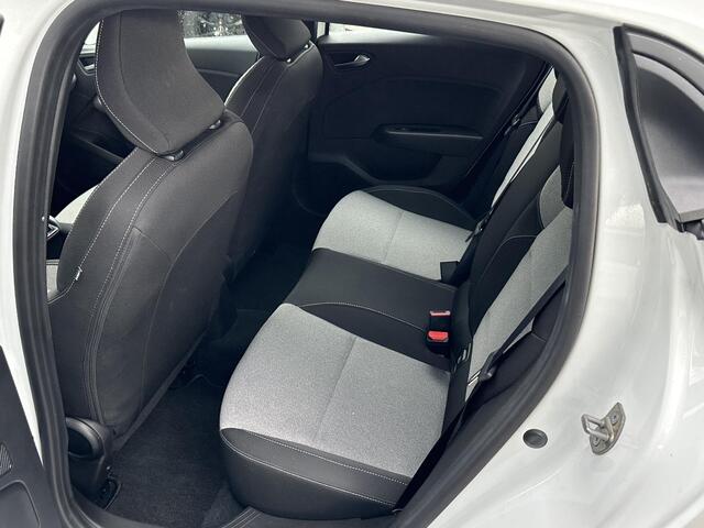 Renault CLIO 1.0 TCe 90 GPF evolution | NIEUW MODEL | Navi | P. Sensoren | Carplay | Airco | NL Auto!