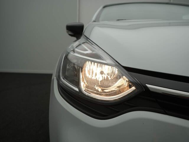 Renault CLIO 0.9 TCe Limited - Eerste Eigenaar - Parkeersensoren Achter
