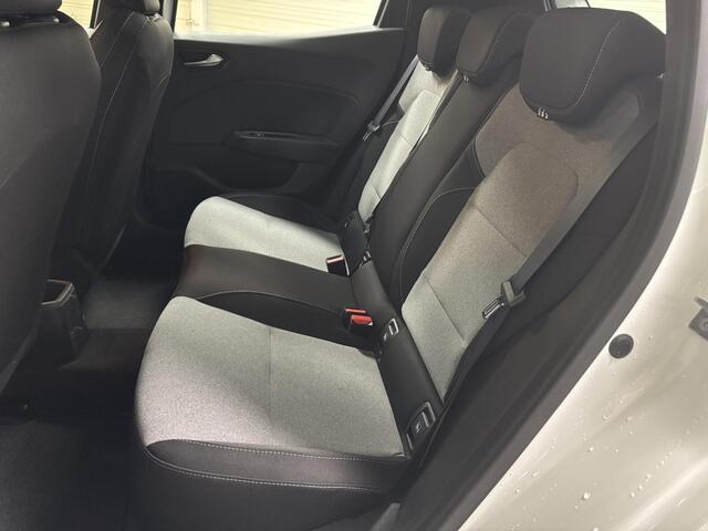 Renault CLIO 1.0 TCe 90 GPF evolution / Levertijd in overleg / Airco / Apple Car Play & Android Auto / Bluetooth telefoonvoorbereiding / DAB / Kunstlederen interieurdelen / LED verlichting / Parkeersensoren achter