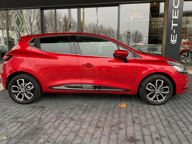Renault CLIO 1.2 TCe Intens NAVIGATIE / BLUETOOTH / PARKEERSENSOREN / PARKEERCAMERA / AIRCO / CRUISE CONTROL / DEALER ONDERHOUDEN!