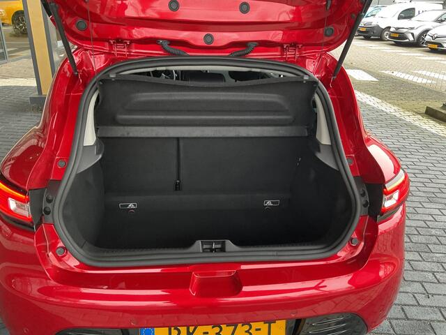 Renault CLIO 1.2 TCe Intens NAVIGATIE / BLUETOOTH / PARKEERSENSOREN / PARKEERCAMERA / AIRCO / CRUISE CONTROL / DEALER ONDERHOUDEN!