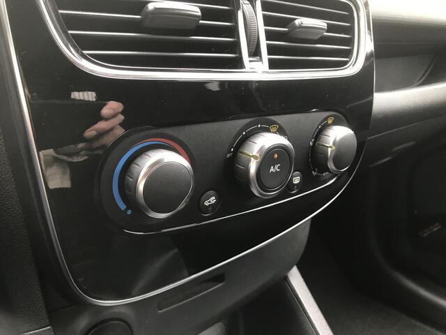 Renault CLIO Estate 0.9 TCe Limited APPLE CARPLAY & ANDROID / NAVIGATIE / PARKEERSENSOREN / BLUETOOTH / AIRCO / ELEKTRISCHE RAMEN / DEALER ONDERHOUDEN!
