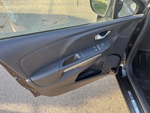 Renault CLIO Estate 0.9 TCe Night&Day / AIRCO / NAVI / CRUISE