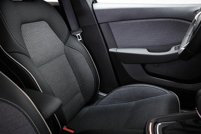 Renault CLIO 1.6 E-Tech Full Hybrid 145 techno | WINTER / CITY PREMIUM- PACK | HALF LEDER | 360 CAMERA