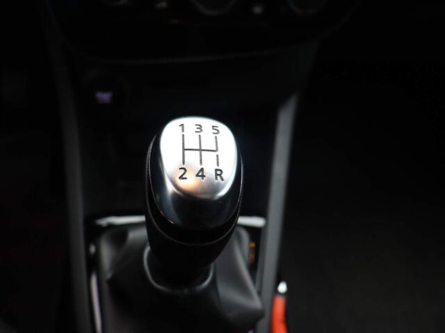 Renault CLIO Estate TCe 90 Limited | Airco | Medianav Navigatie | Parkeersensoren achter | Extra getint glas | Metaalkleur | Lichtmetalen velgen |
