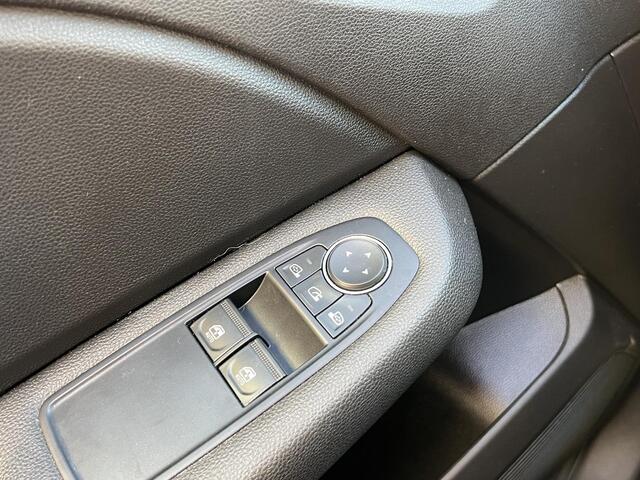 Renault CLIO 1.6 E-Tech Hybrid 140 Zen | Achteruitrijcamera | Apple Carplay | Android Auto | DAB | LED | Parkeersensoren | Cruise Control | Lichtmetaal |