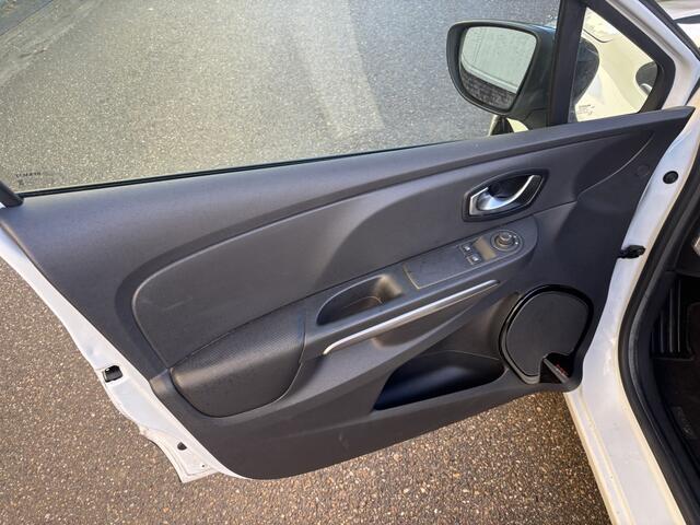 Renault CLIO Estate 0.9 TCe Night&Day / NAVI / AIRCO / CRUISE / 121dkm! NAP!