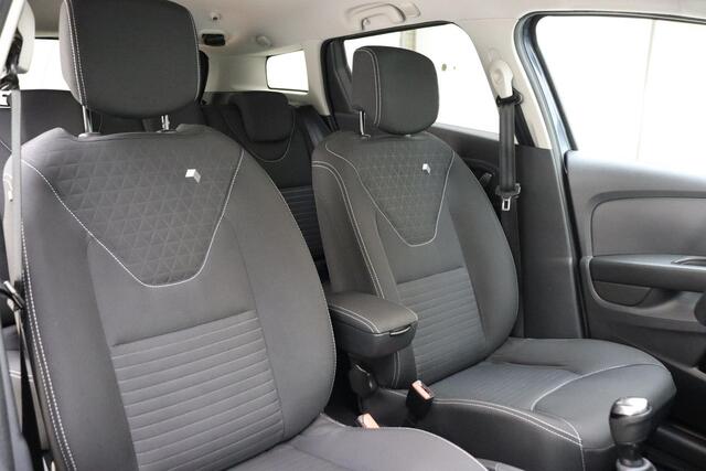Renault CLIO Estate 0.9 TCe Limited | Navigatie | Parkeersensoren | Cruise control | Airconditioning | Lichtmetalen velgen | Armsteun