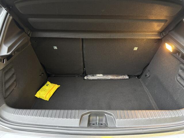 Renault CLIO 1.0 TCe 90 GPF techno stoelverwarming/stuur verwarming/all season/ 360 camera