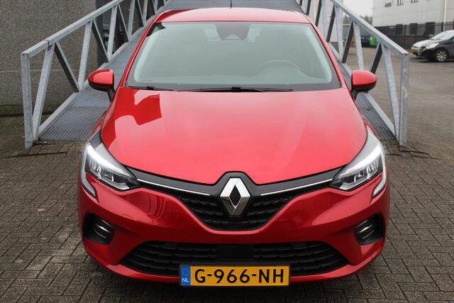 Renault CLIO 1.0 TCe Zen Cruise control/Lane assist/Apple carplay/Airco/Sportstoelen/Multifunctioneel stuurwiel/Spraakbediening/Verkeersbord herkenning/Elektrische ramen/Elektrisch verstelbare spiegels.