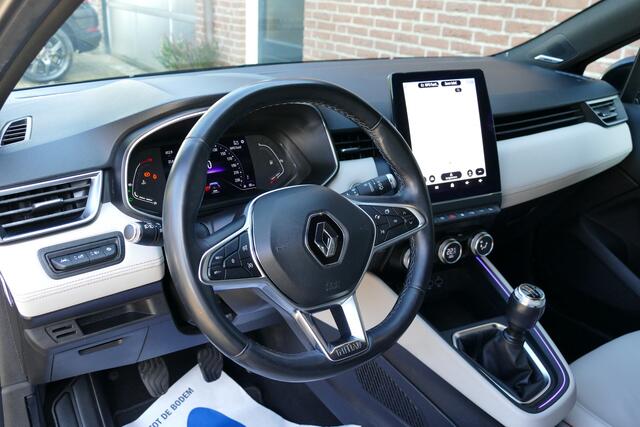 Renault CLIO 1.0 TCe Initiale Paris. BOSE, Leer, Stoelverw, 360 camera, Led Koplampen, Navi