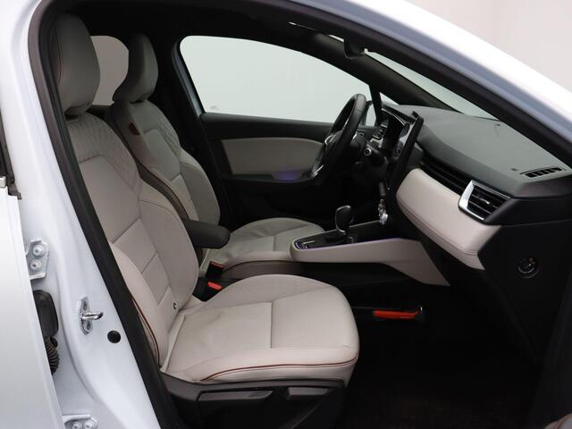 Renault CLIO 1.6 E-Tech Hybrid 140 Initiale Paris | All-Season Banden | Lederen interieur | Stuur en Stoelverwarming | BOSE Sound | Autonoom Inparkeren |