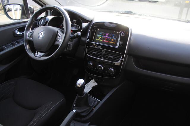 Renault CLIO Estate 0.9 TCe Limited Uniek!!/1e Eigenaar/Navigatie/Cruise control/Keyless entry/Airco/Spraakbediening/Trekhaak/Multifunctioneel stuurwiel/Bass reflex speakers/Elektrische ramen/Elektrisch verstelbare spiegels.