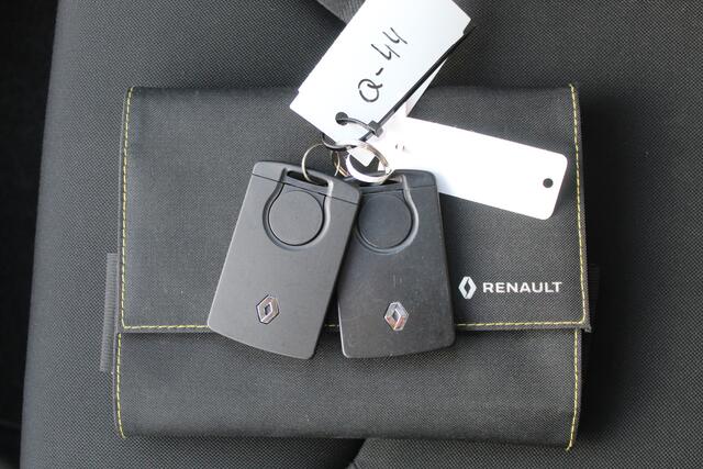 Renault CLIO Estate 0.9 TCe Limited Uniek!!/1e Eigenaar/Navigatie/Cruise control/Keyless entry/Airco/Spraakbediening/Trekhaak/Multifunctioneel stuurwiel/Bass reflex speakers/Elektrische ramen/Elektrisch verstelbare spiegels.