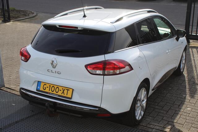 Renault CLIO Estate 0.9 TCe Limited Uniek!!/1e Eigenaar/Navigatie/Cruise control/Keyless entry/Airco/Spraakbediening/Trekhaak/Multifunctioneel stuurwiel/Bass reflex speakers/Elektrische ramen/Elektrisch verstelbare spiegels.