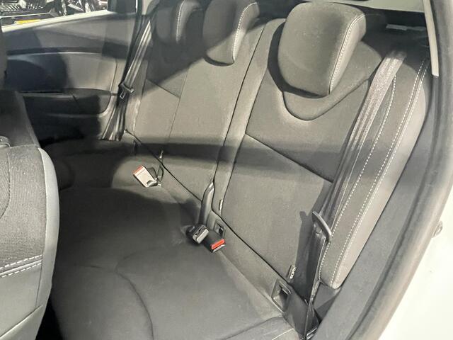 Renault CLIO Estate 0.9 TCe Limited | Navigatie | parkeersensoren | bluetooth verbinding