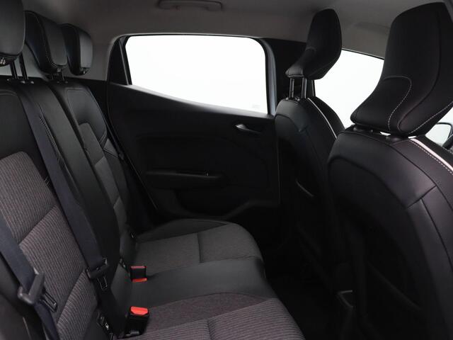 Renault CLIO TCe 90pk Intens Keyless entry | Navigatie | Apple Carply/ Android Auto | Climate control | Cruise control |