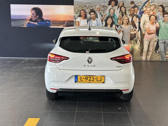 Renault CLIO 1.6 E-Tech Hybrid 140 Business Zen AUTOMAAT | NAVIGATIE | PARKEERSENSOREN ACHTER | CLIMATE CONTROL