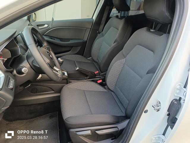 Renault CLIO 1.0 TCe Zen | Airco | Cruise controle | Navigatie | Trekhaak