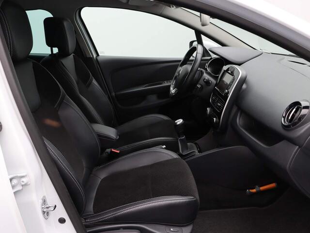 Renault CLIO TCe 90PK Intens | Achteruitrijcamera | Keyless Entry | Half Leer | Stoelverwarming | Navigatie |