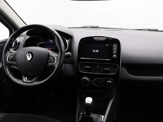 Renault CLIO TCe 90PK Intens | Achteruitrijcamera | Keyless Entry | Half Leer | Stoelverwarming | Navigatie |