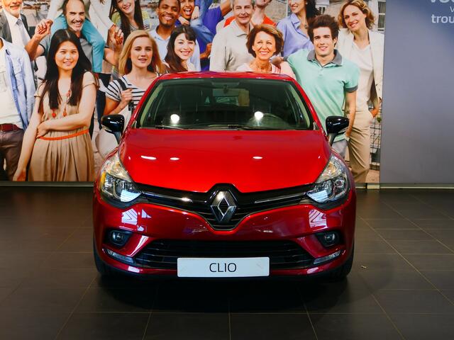 Renault CLIO 0.9 TCe Limited - Navi, sensor achter, cruise, DAB