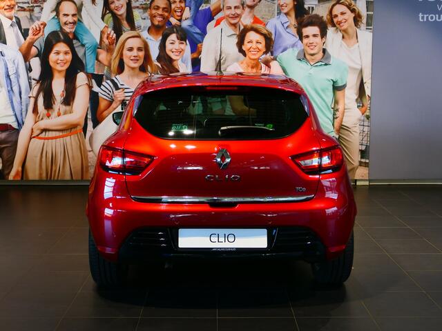Renault CLIO 0.9 TCe Limited - Navi, sensor achter, cruise, DAB