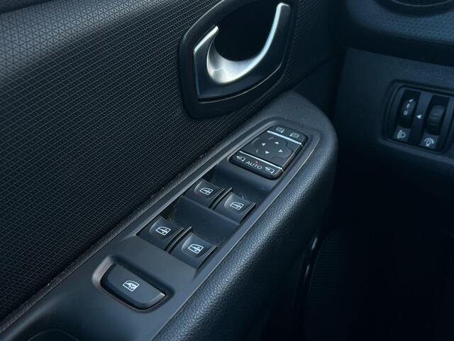 Renault CLIO 0.9 TCe Bose | Navigatie | Camera | Climate Control | Trekhaak | Lichtmetalen velgen | 100% onderhouden
