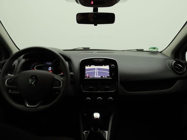 Renault CLIO Estate TCe 90 Limited | Medianav | Airco | Lichtmetalen velgen | Parkeersensoren achter | Omlijsting ramen in Chrome | Renault Handsfree card | Metaalkleur |