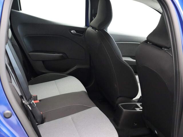 Renault CLIO 1.6 E-Tech Full Hybrid 145pk evolution | Navigatie | Parkeersensoren achter | Apple carplay |
